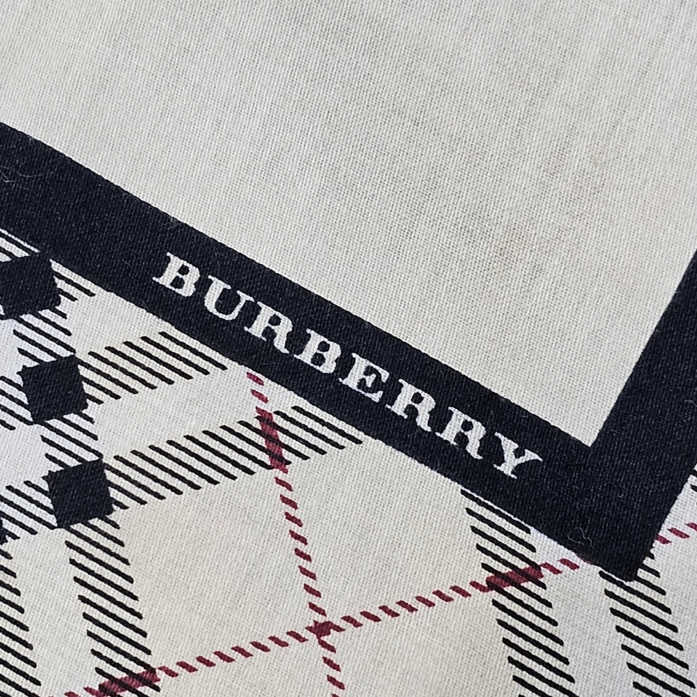 BURBERRY SCARF - Picture 10 of 12